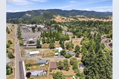 151 Long St, Canyonville, OR 97417 - Photo 19