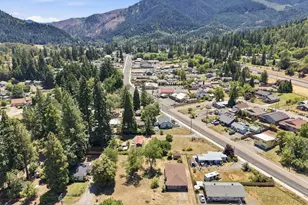 151 Long St, Canyonville, OR 97417 - Photo 17