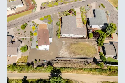 633 Highland Vista Ln, Roseburg, OR 97471 - Photo 7