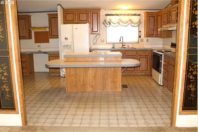 210 N Mountain Blvd, Mount Vernon, OR 97865 - Photo 5