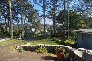 1715 NW 35th Pl, Lincoln City, OR 97367 - Photo 29