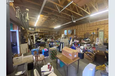 1715 NW 35th Pl, Lincoln City, OR 97367 - Photo 25