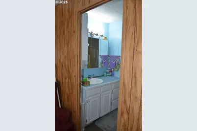 136028 Highway 97, Crescent, OR 97733 - Photo 11