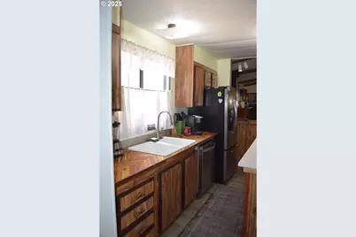 136028 Highway 97, Crescent, OR 97733 - Photo 17