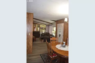 136028 Highway 97, Crescent, OR 97733 - Photo 13