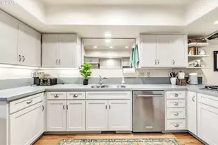 574 Wimbledon Ct, Eugene, OR 97401 - Photo 19