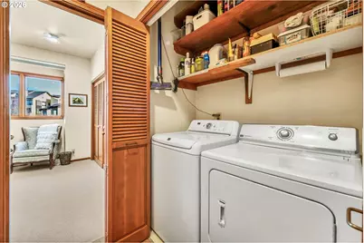 574 Wimbledon Ct, Eugene, OR 97401 - Photo 29