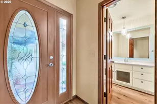 574 Wimbledon Ct, Eugene, OR 97401 - Photo 5