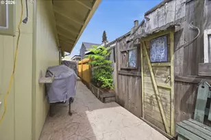 1118 S 4th St, Cottage Grove, OR 97424 - Photo 35