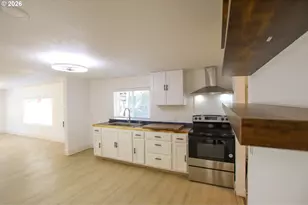 1860 30th St, Florence, OR 97439 - Photo 25