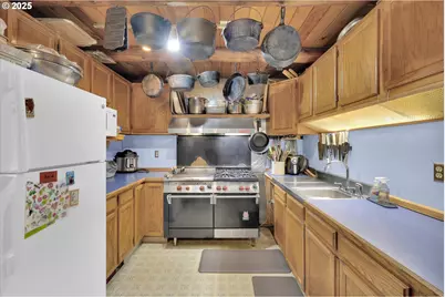 [Address not provided], Scotts Mills, OR 97375 - Photo 11