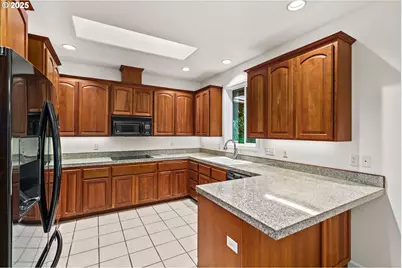 610 Holly Ave, Cottage Grove, OR 97424 - Photo 11