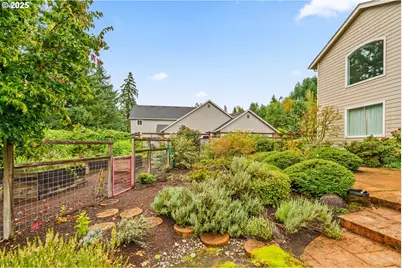 610 Holly Ave, Cottage Grove, OR 97424 - Photo 23