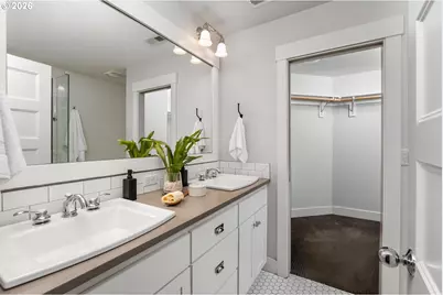 5471 NE 37th Ave, Portland, OR 97211 - Photo 17