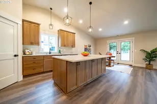 950 6th St, Lyons, OR 97358 - Photo 7