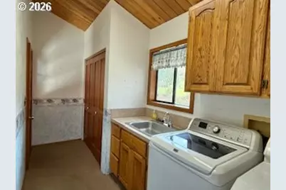 239 Meadowlark Ave, Roseburg, OR 97471 - Photo 19