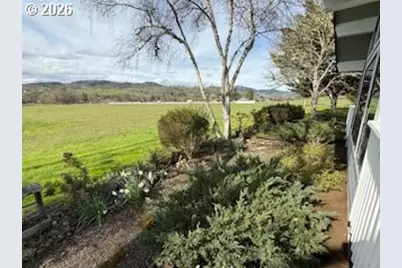 239 Meadowlark Ave, Roseburg, OR 97471 - Photo 33