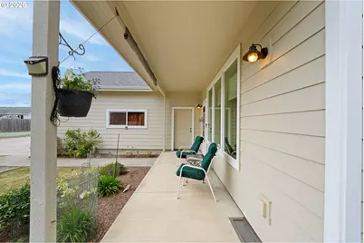 691 Seabird Dr, Bandon, OR 97411 - Photo 17