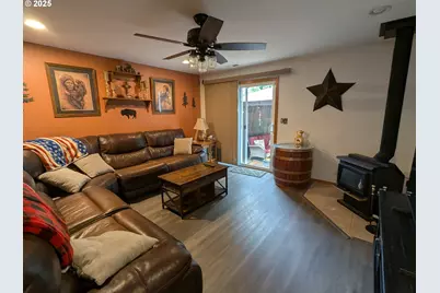 430 N 1st St, Carlton, OR 97111 - Photo 9