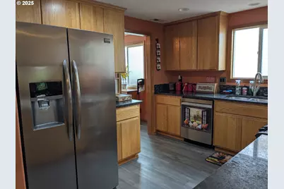 430 N 1st St, Carlton, OR 97111 - Photo 13