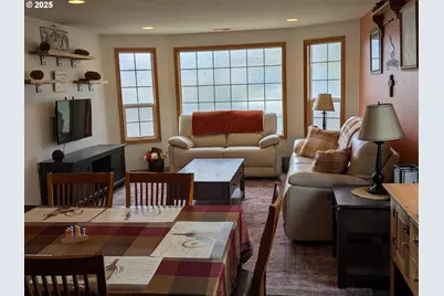 430 N 1st St, Carlton, OR 97111 - Photo 3