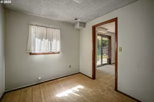 3295 Camellia Dr S, Salem, OR 97302 - Photo 29