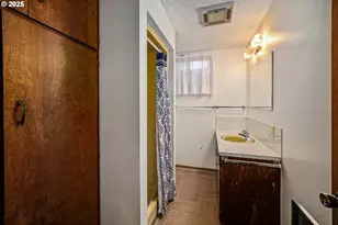 3295 Camellia Dr S, Salem, OR 97302 - Photo 31