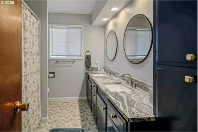 3295 Camellia Dr S, Salem, OR 97302 - Photo 15