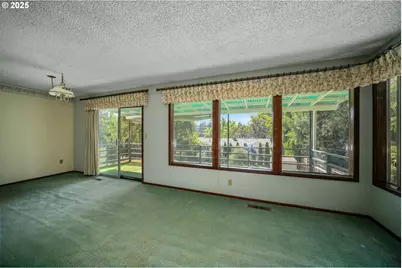 3295 Camellia Dr S, Salem, OR 97302 - Photo 11