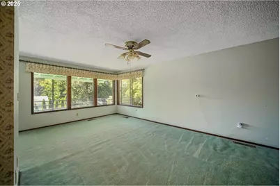 3295 Camellia Dr S, Salem, OR 97302 - Photo 9