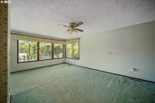 3295 Camellia Dr S, Salem, OR 97302 - Photo 9