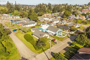 2988 Sheridan Ave, North Bend, OR 97459 - Photo 25