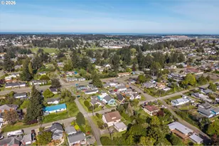 2988 Sheridan Ave, North Bend, OR 97459 - Photo 27