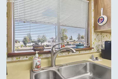 22730 Mooney Ave, Aurora, OR 97002 - Photo 9
