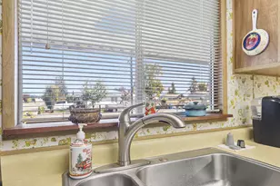 22730 Mooney Ave, Aurora, OR 97002 - Photo 9