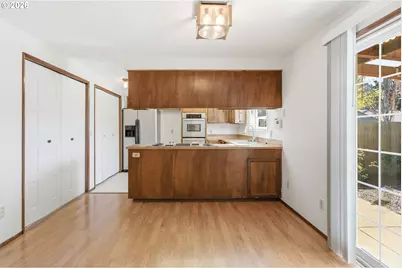 302 67th St, Springfield, OR 97478 - Photo 17