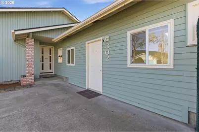 302 67th St, Springfield, OR 97478 - Photo 7