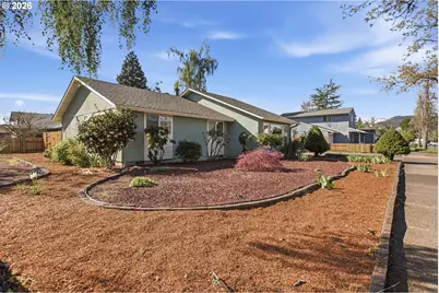 302 67th St, Springfield, OR 97478 - Photo 3