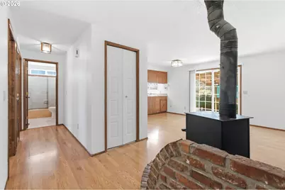 302 67th St, Springfield, OR 97478 - Photo 13