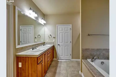 429 Turnberry Ave, Woodburn, OR 97071 - Photo 17