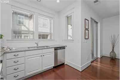 619 SW Foresta Ter, Portland, OR 97225 - Photo 17