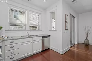 619 SW Foresta Ter, Portland, OR 97225 - Photo 17