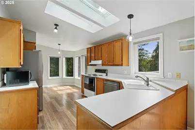 15601 Thayer Rd, Oregon City, OR 97045 - Photo 9