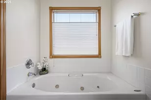 619 Driftwood Dr, Eugene, OR 97402 - Photo 25