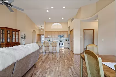 619 Driftwood Dr, Eugene, OR 97402 - Photo 15