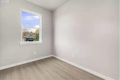 296 NW Mawrcrest Ave, Gresham, OR 97030 - Photo 9