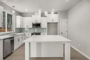 296 NW Mawrcrest Ave, Gresham, OR 97030 - Photo 11