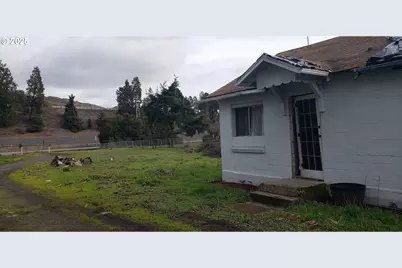 9643 Old Highway 99, Dillard, OR 97432 - Photo 1