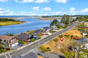 750 17th Ave, Seaside, OR 97138 - Photo 1