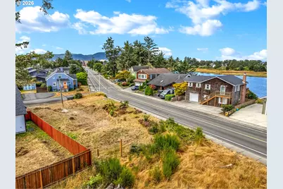 750 17th Ave, Seaside, OR 97138 - Photo 3